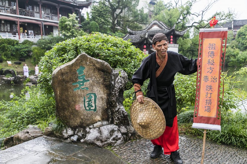 中国唯一穿汉服才能进的园林 游客打招呼以古语相称