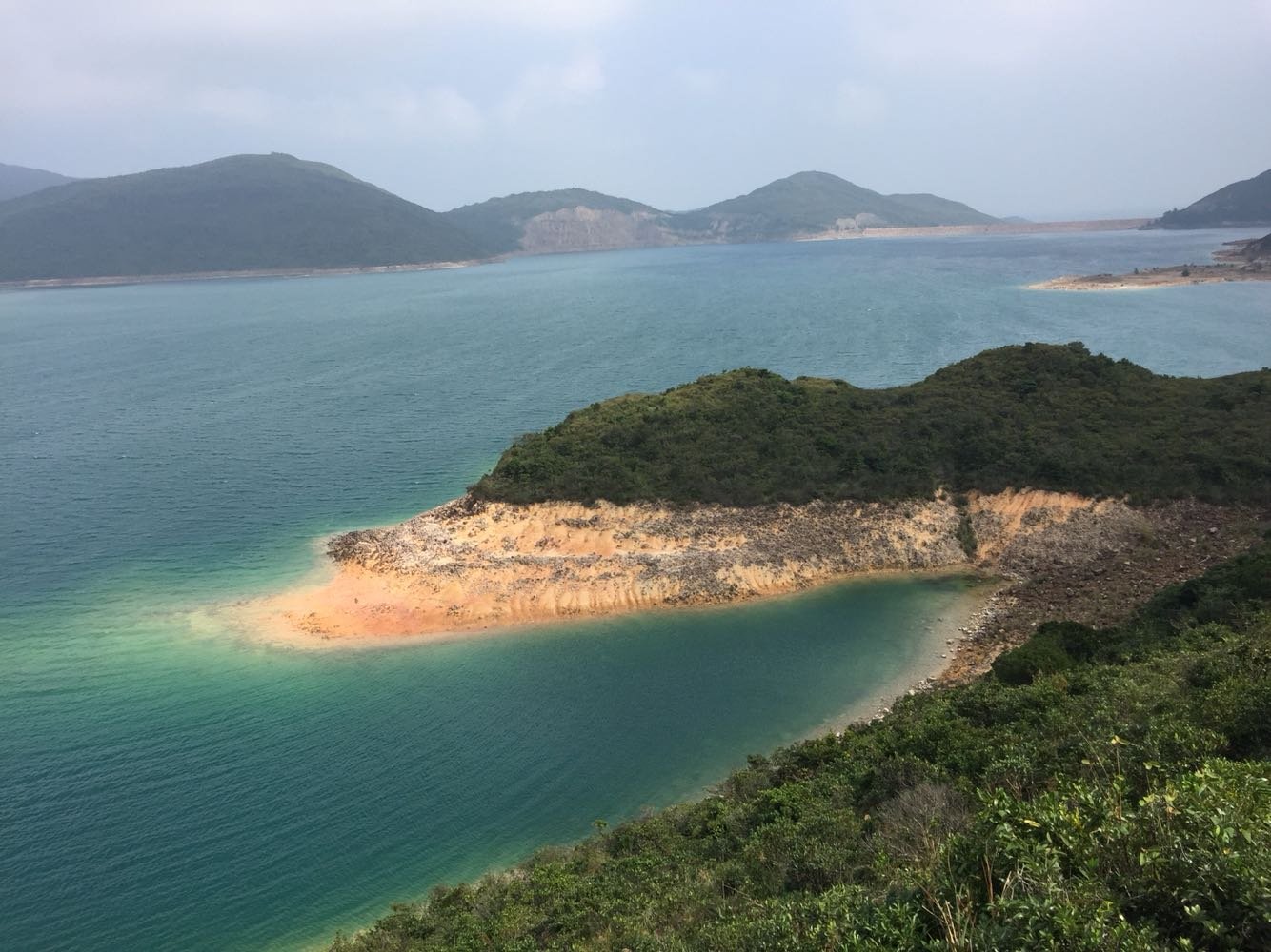 调景岭：寮屋区的蜕变与香港的政治情怀