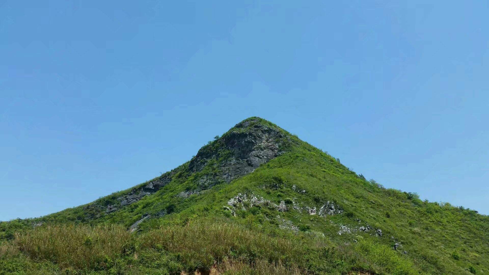 龙角山：一座充满传奇色彩的神山