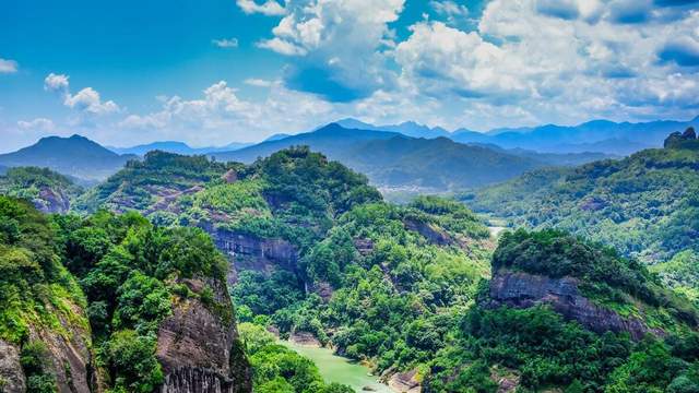 武夷山风景名胜区：东南之秀，文化名山