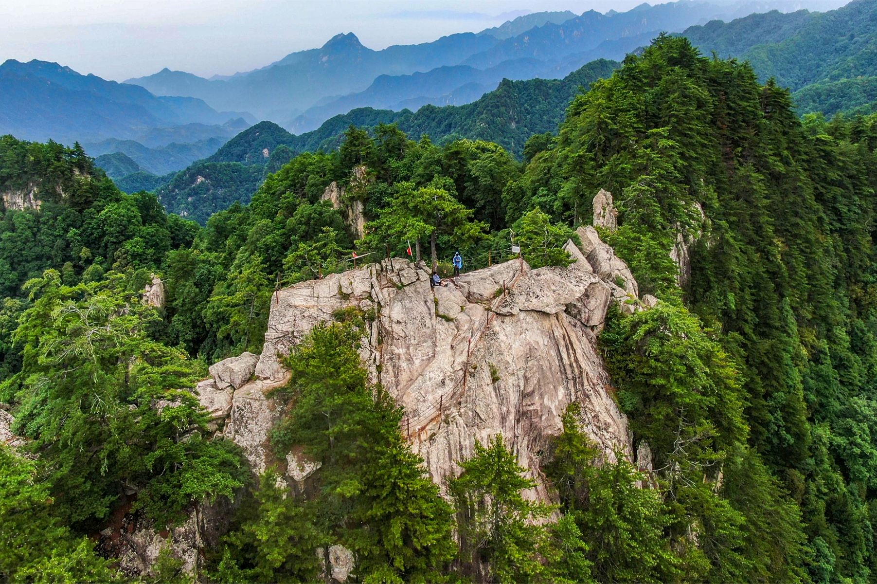 万华山：秦岭之瑰宝，自然与历史的交融