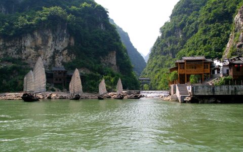 广州芙蓉峰公园：集自然、文化和娱乐于一体的都市绿肺