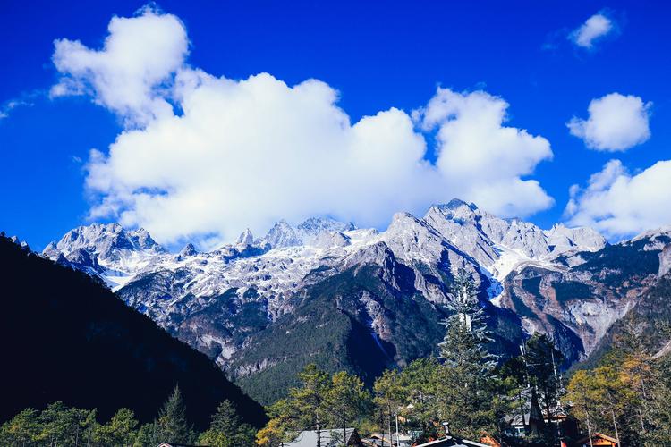 丽江玉龙雪山：壮美之巅与神话传说