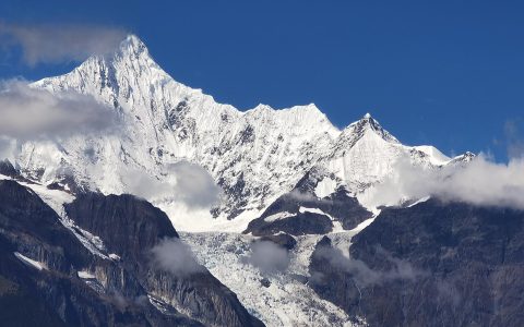 《走进巫山博物馆：探寻古老文化和现代科技的魅力》