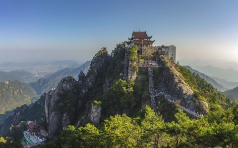 天柱峰景区：青峭湾的壮丽画卷