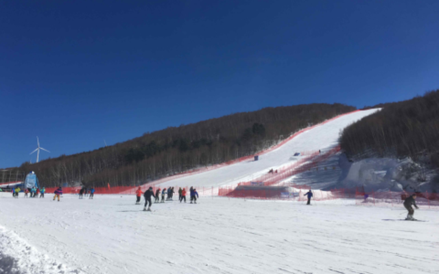 长城岭滑雪场：华北地区的滑雪胜地