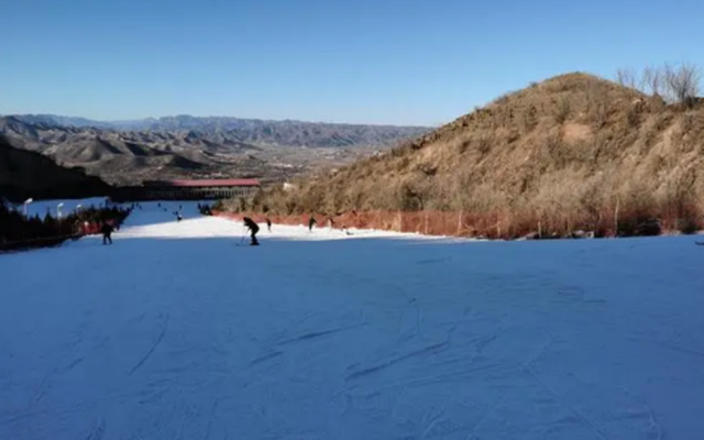 五指山滑雪场：冬季运动的绝佳去处