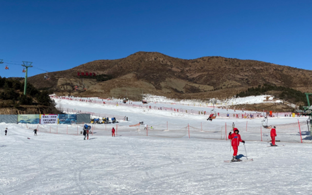 太伟滑雪场：内蒙古西部滑雪的天堂